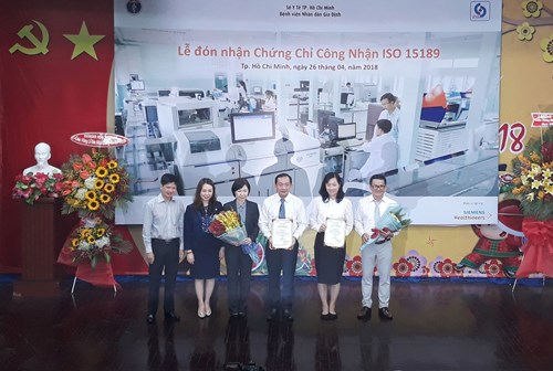 Lễ công bố quyết định đạt chứng chỉ chất lượng ISO 15189 trong hoạt động xét nghiệm của Bệnh viện Nhân dân Gia Định.
